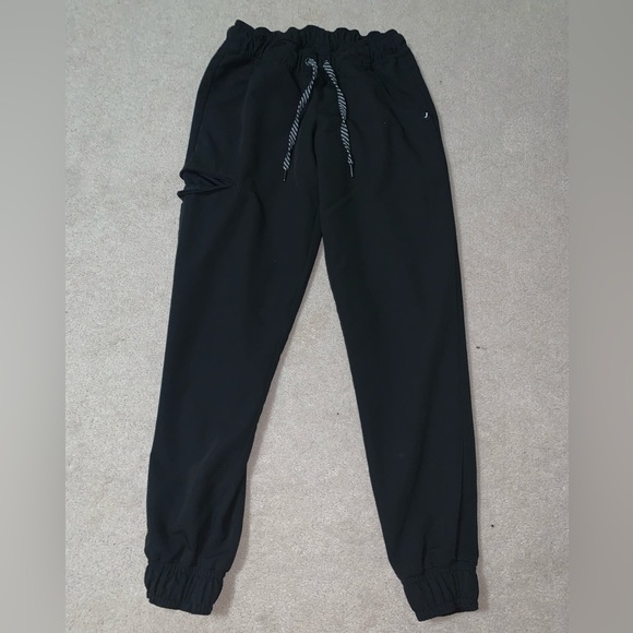 Jaannu scrub top and joggers - Picture 5 of 6